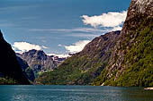 Norvegia, la regione dei fiordi, vedute durante la gita in battello lungo l'Aurlandsfjord e il Noeroyfjord. 